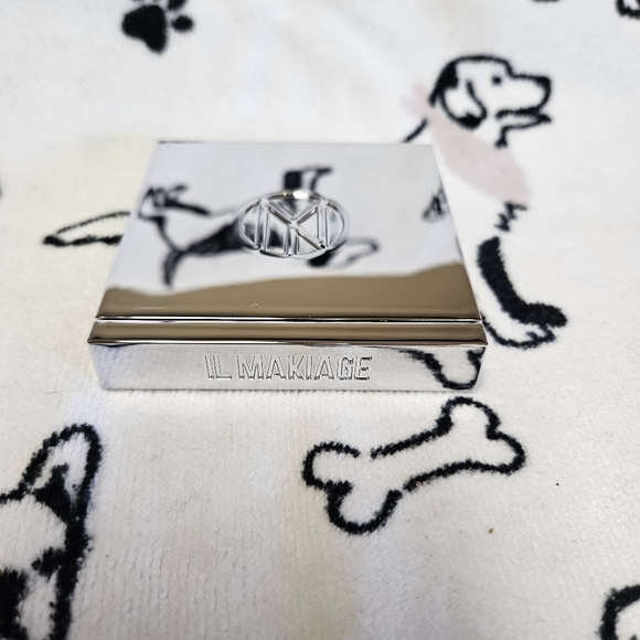 NIB IL Makiage Color Eyeshadow Boss Quad - Workaholic - Picture 5 of 9